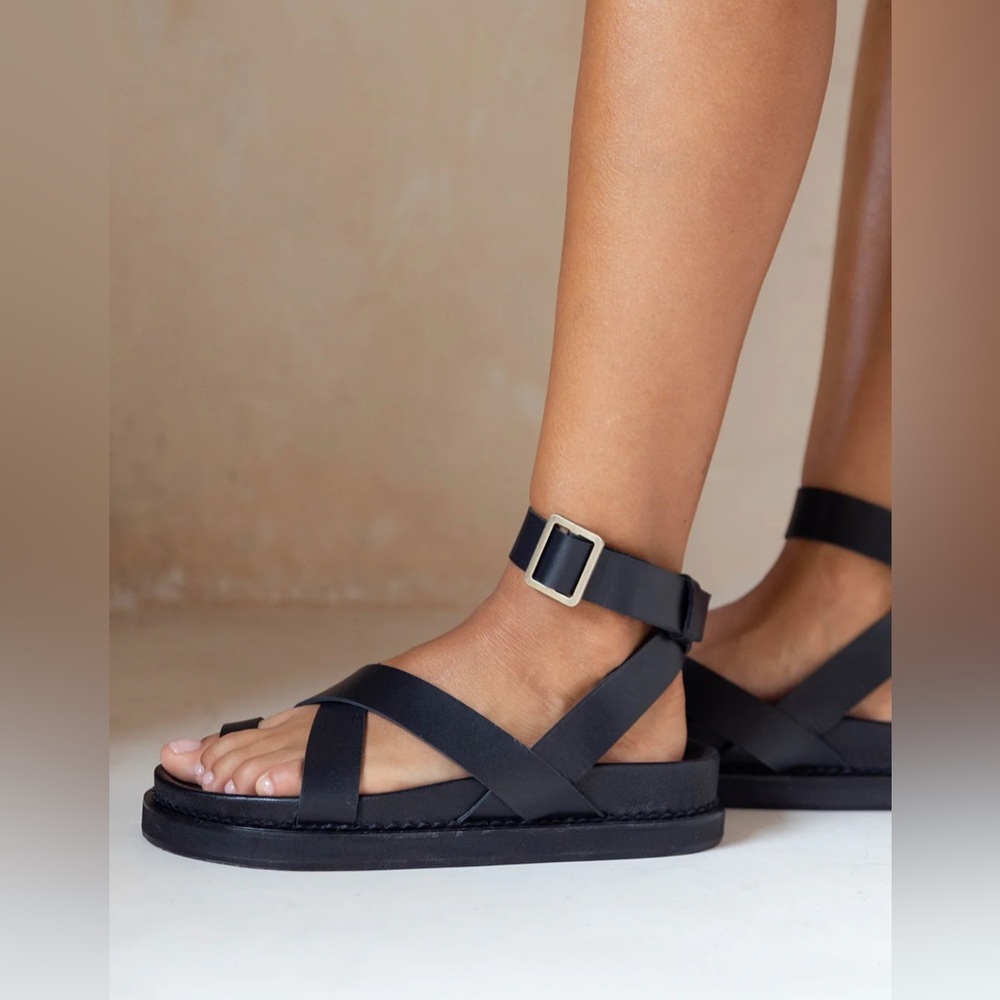 Liberté Leather Bronte Sandal Size 7